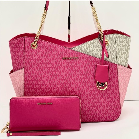 Michael Kors Jet Set Large Chain
Tote and Wallet Set - Picture 7 of 12